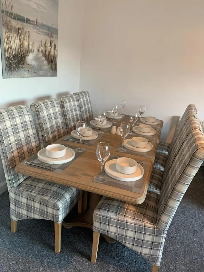 Banks View, Spacious Modern Apartment In Filey. 0*, Filey